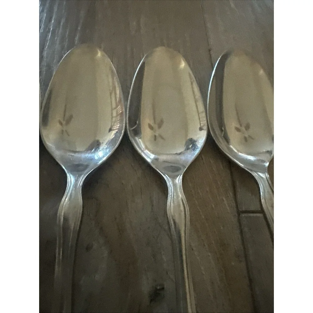7 PCs Royal Splendor International stainless Scrolls‎ glossy Oval Place Spoons